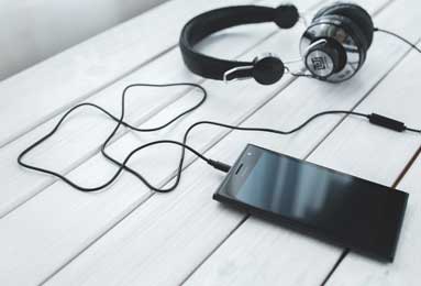 22岁女足国脚邵子钦将加盟葡萄牙本菲卡俱乐部，下赛季有望征战欧冠